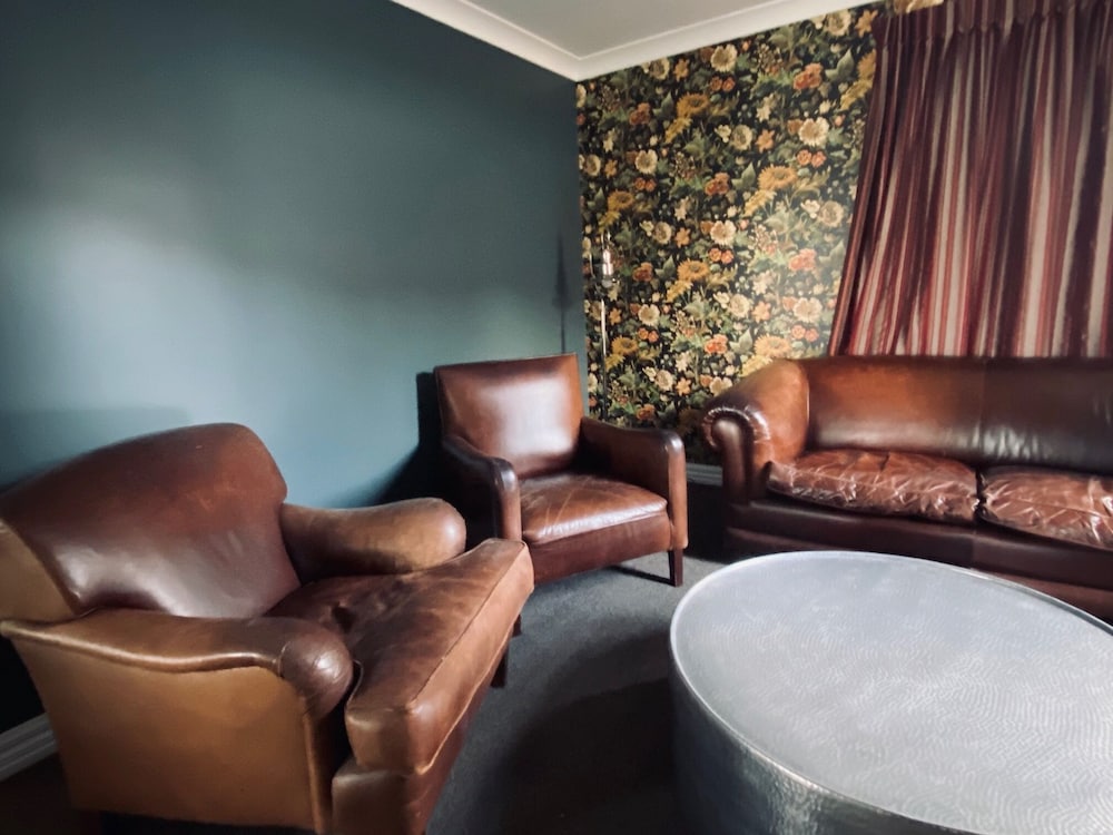Dairy Private Luxury Hotel 62/81