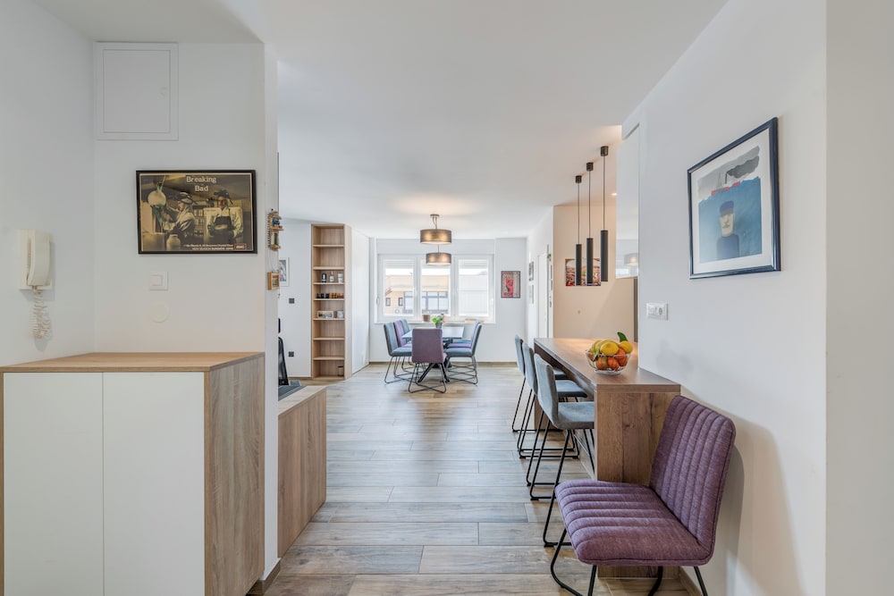 Bells & Whistles, Comfortable Condo 13/30