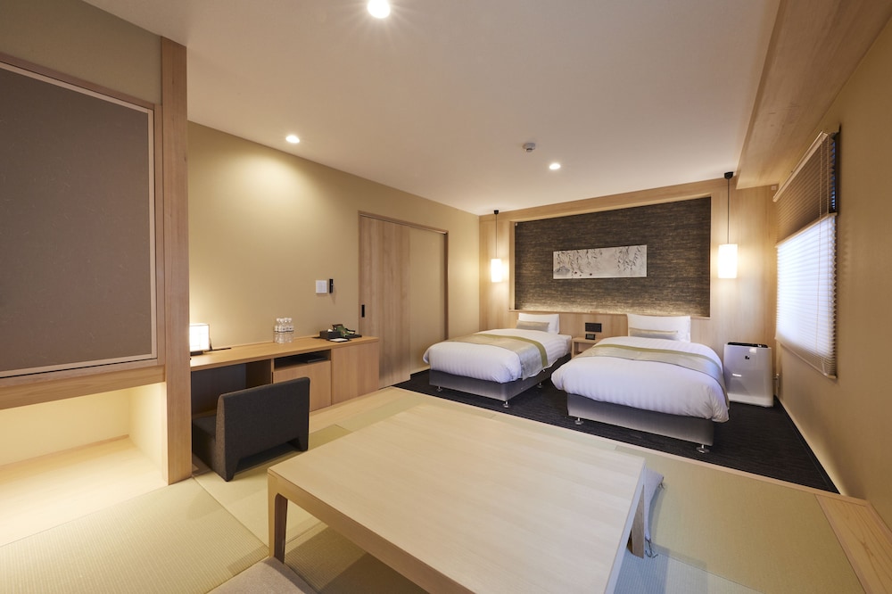 Rinn Shirakawa South 8/50