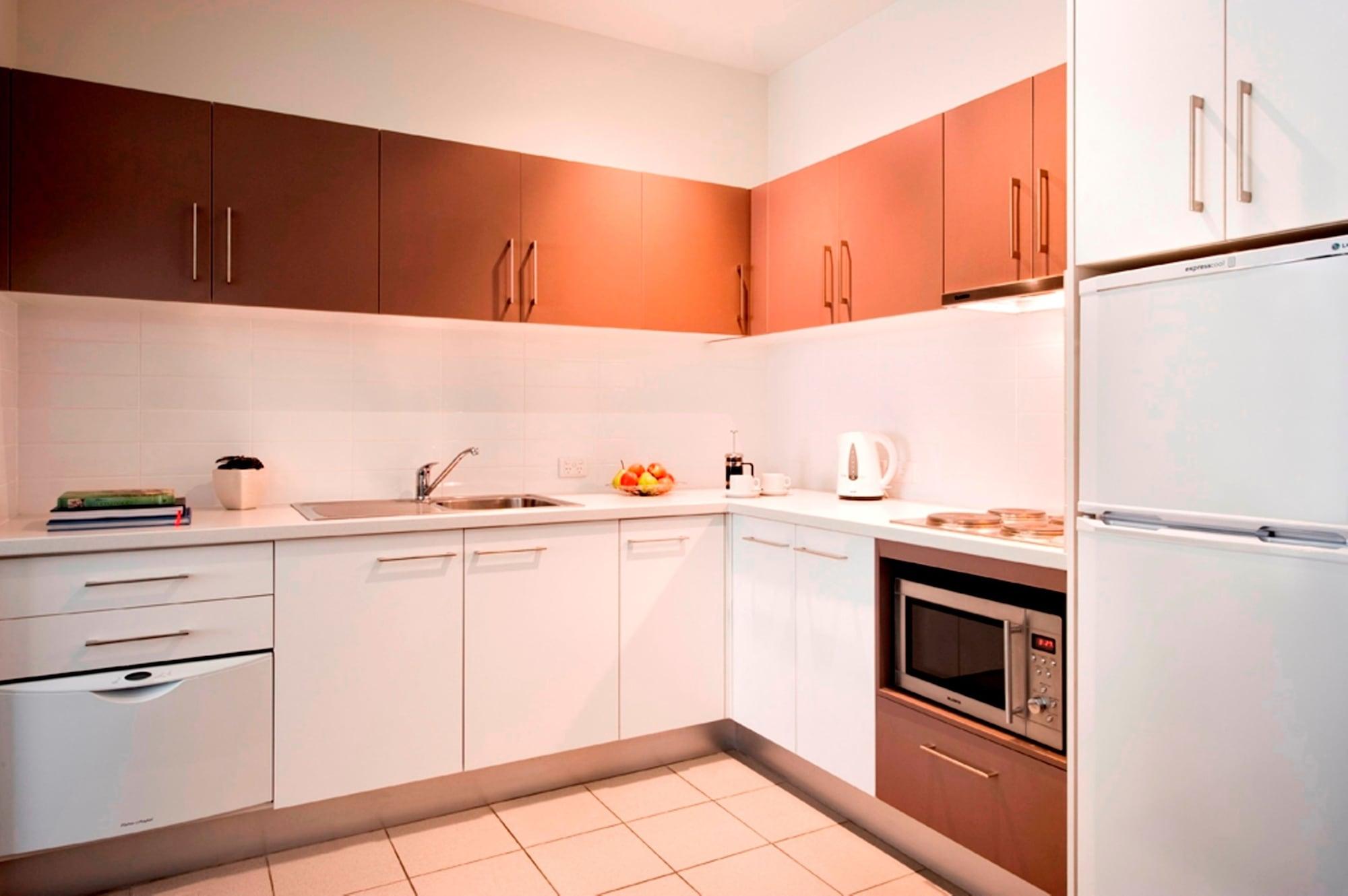 2 Bedrooms, Executive, Suite, Balcony, Miller Apartments Adelaide 2/2