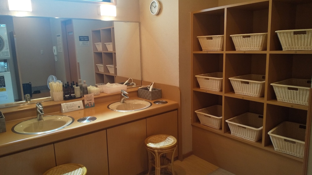 Hotel Route Inn Saijo 60/60