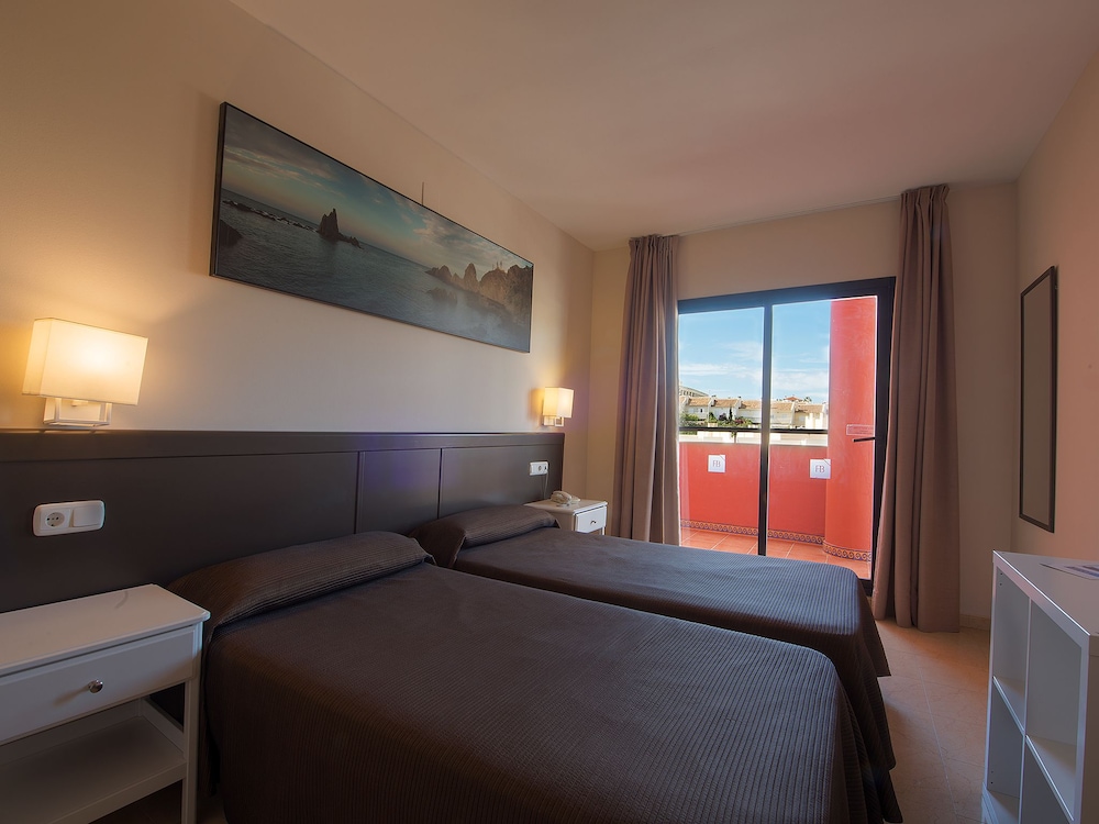 Fuengirola Beach Aparthotel 14/48