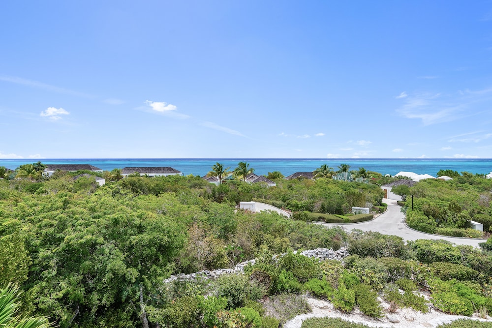Beach Enclave Long Bay 48/50