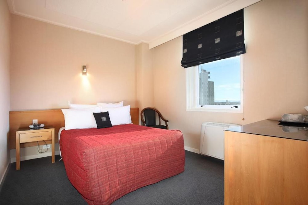 Kelvin Hotel 32/32