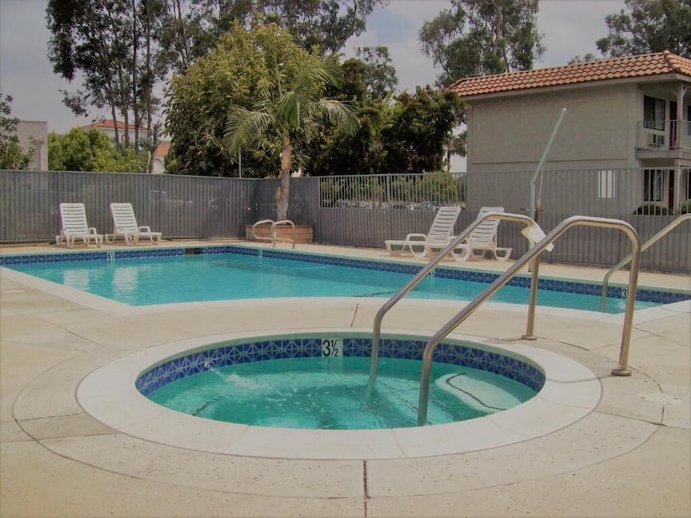 Regency Inn Norco 35/42