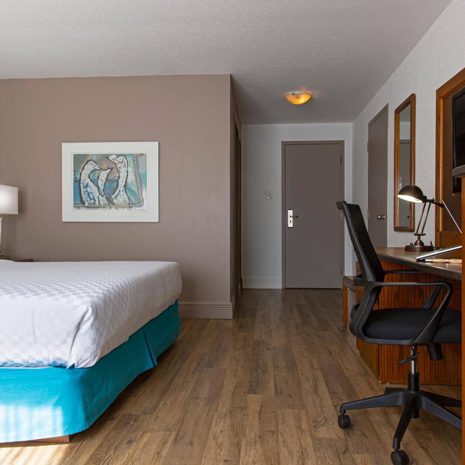 Standard, King Bed, Hotel L Oiseliere Montmagny 3/8
