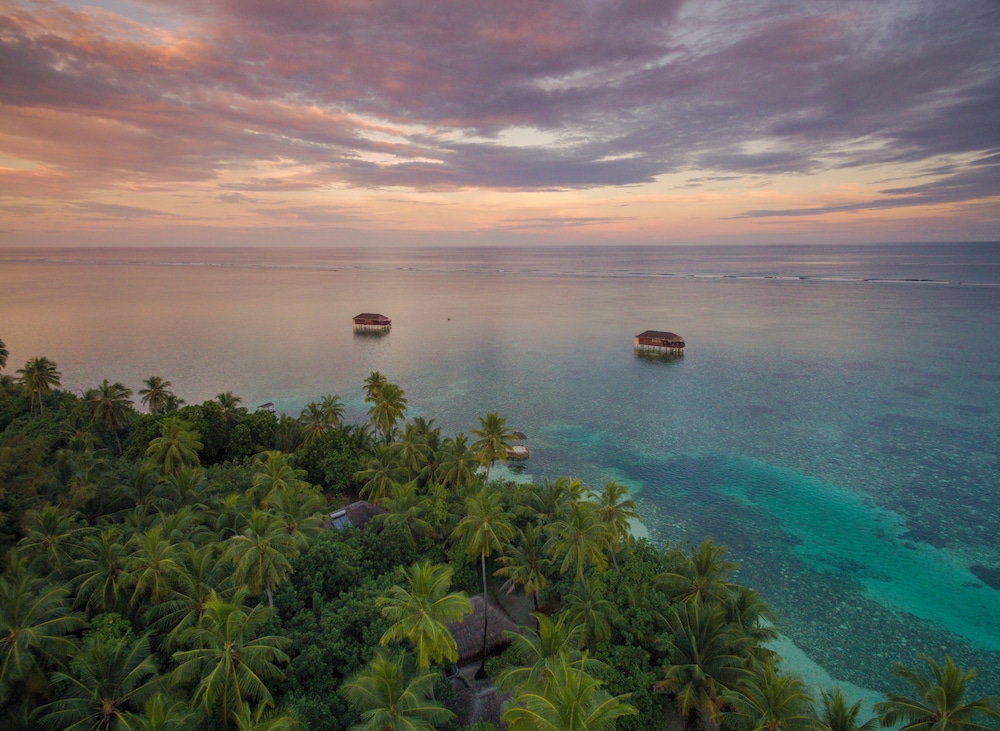 Medhufushi Island Resort 88/96