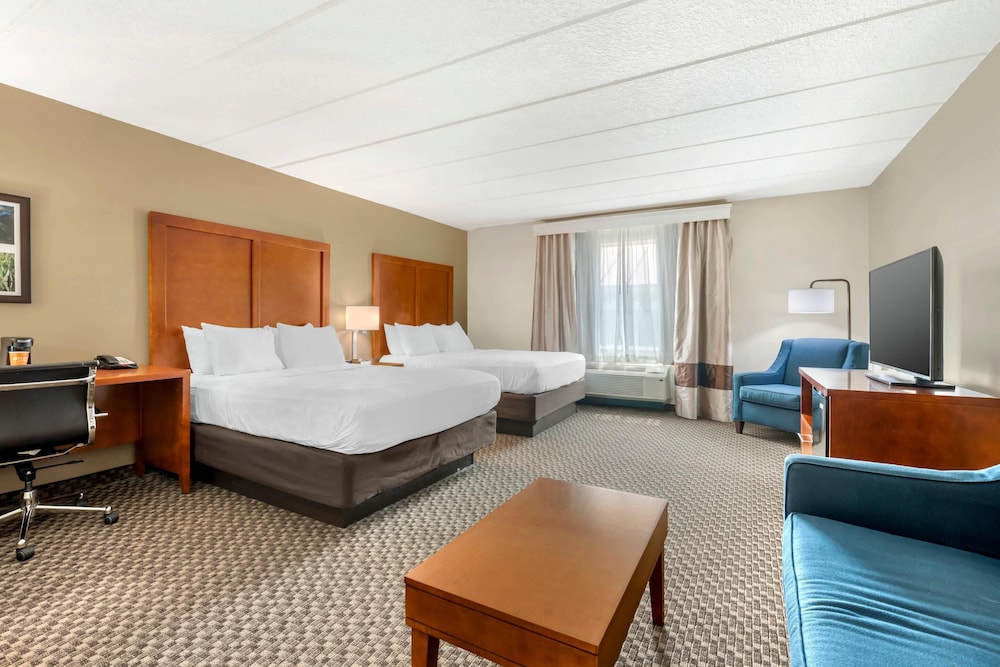 Suite, 2 Queen Beds, Sofa