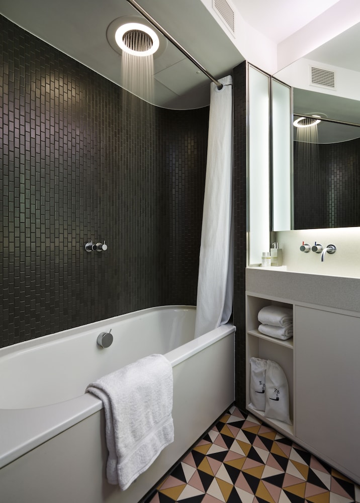 Marrable's Farringdon Hotel 5/36