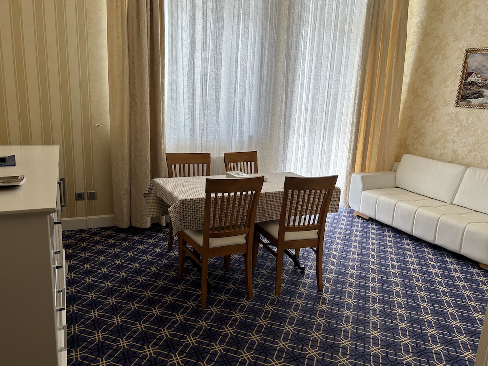 Aysberq Hotel 35/50