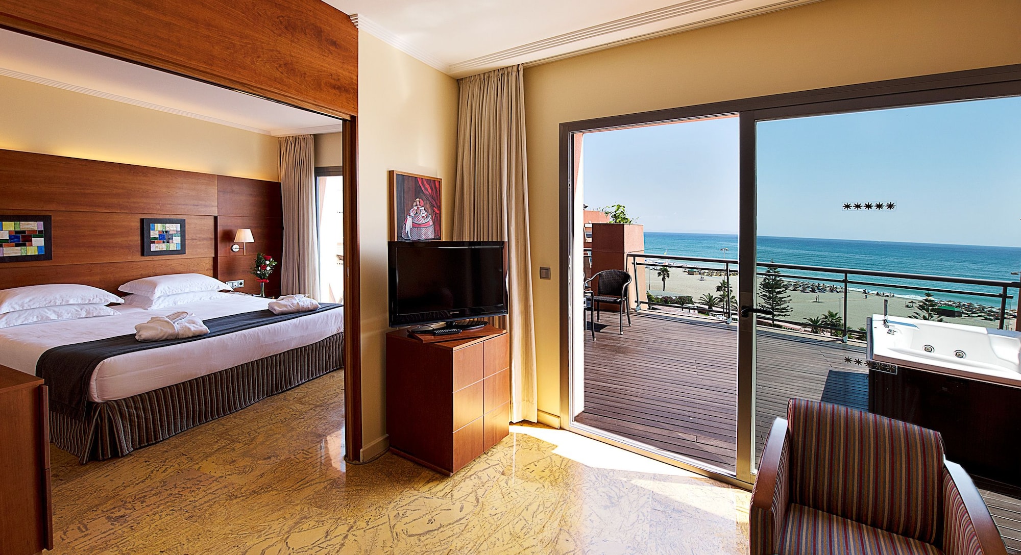 Elite, Suite, Double and Twin Beds, Sea View, Jetted Tub