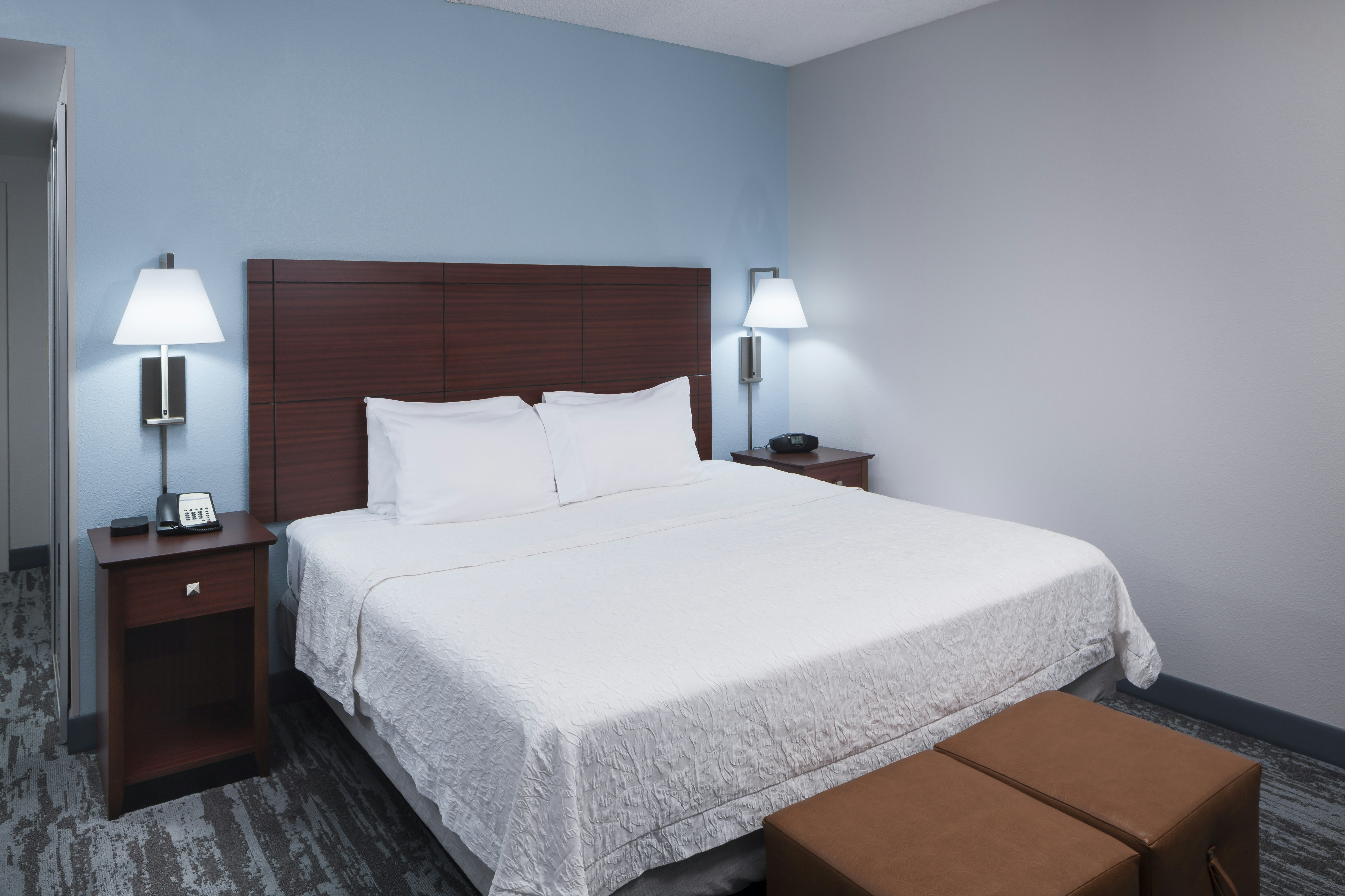 ROOM, KING BED