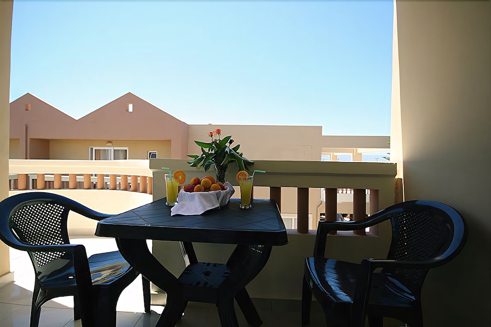 Castro Beach Hotel 35/55
