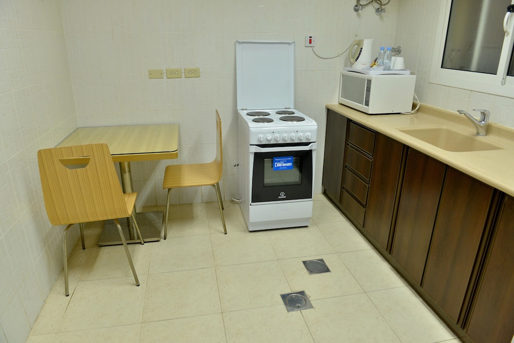 فندق المواسم الاربعة للشقق المفروشة(Almawasim Alarbaa Establishment For Serviced Apartments) 37/38