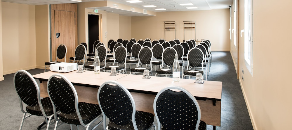 KOPSTER HOTEL LYON GROUPAMA STADIUM 48/54