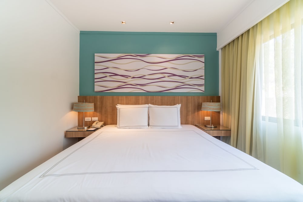 One Bedroom Suite with Terrace Pool View