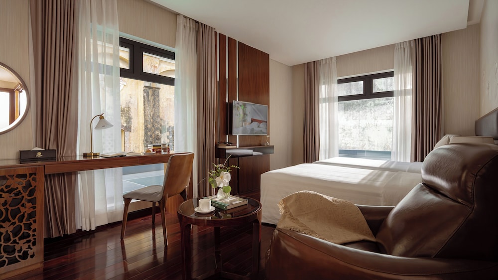 Superior, Twin Beds, Orchids Hotel Saigon 8/10