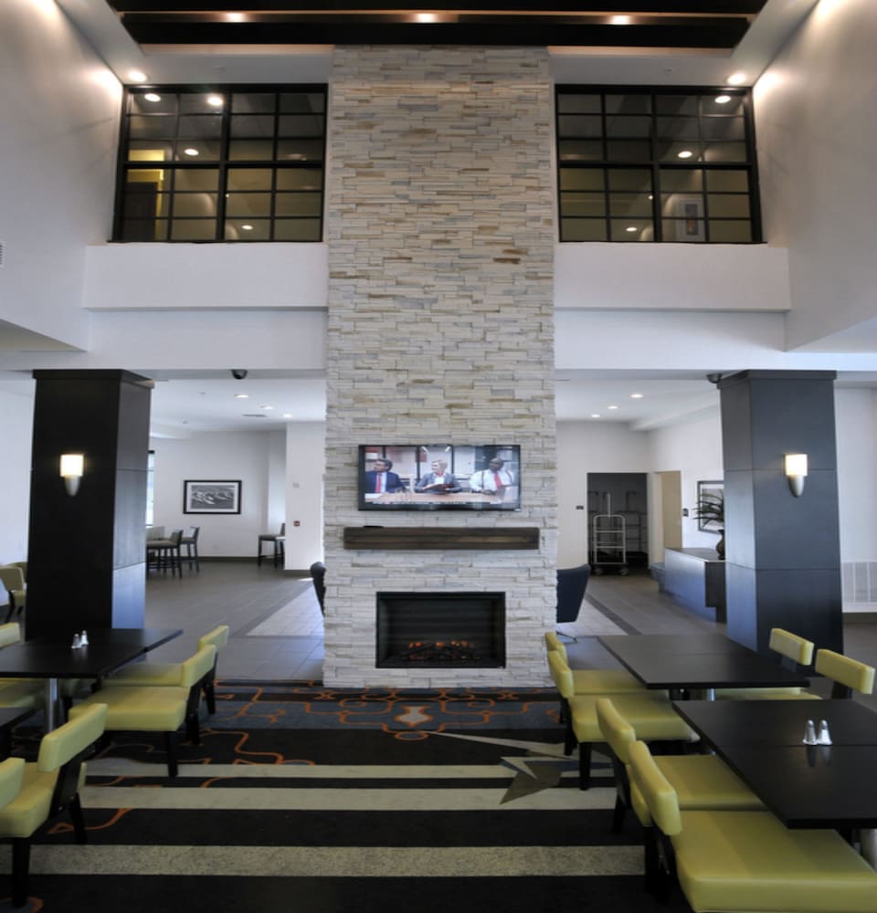 Staybridge Suites St. Petersburg FL 52/79