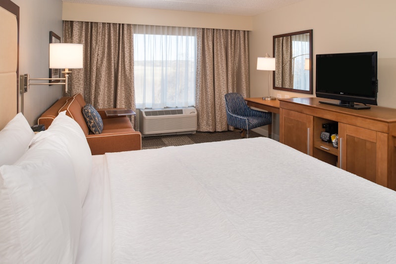 Hampton Inn and Suites Schertz 10/40
