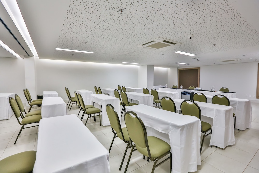 Mega Moda Hotel 46/52
