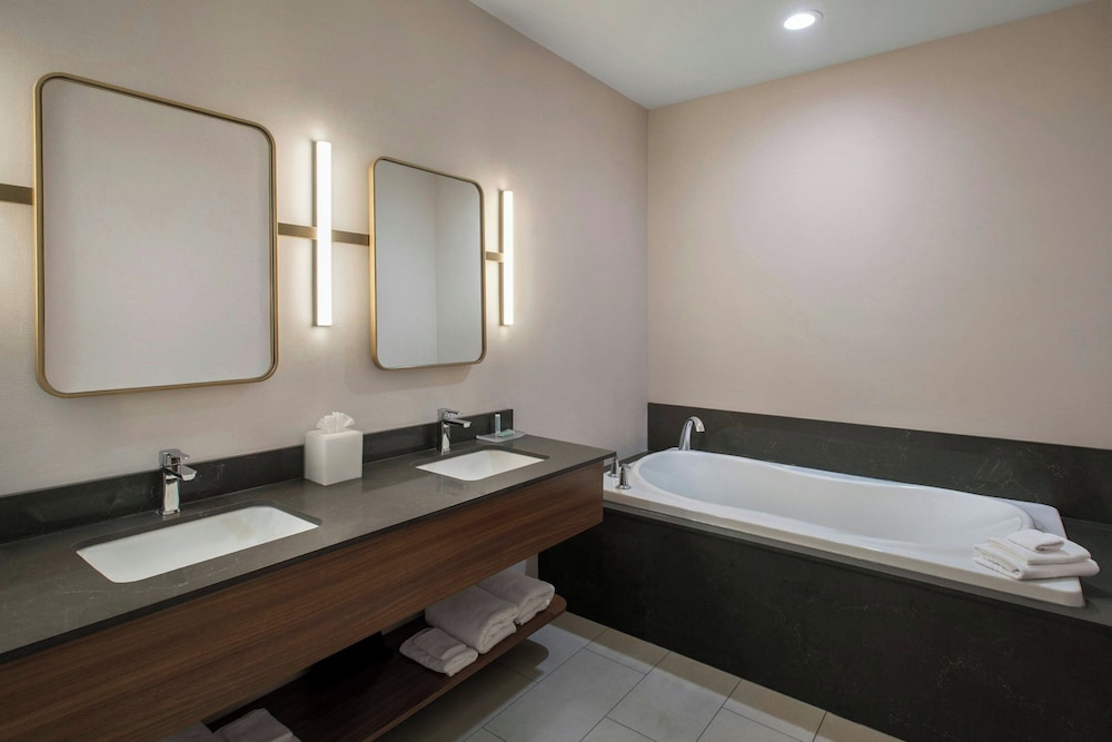Fairfield Inn Suites By Marriott Somerset 38/40