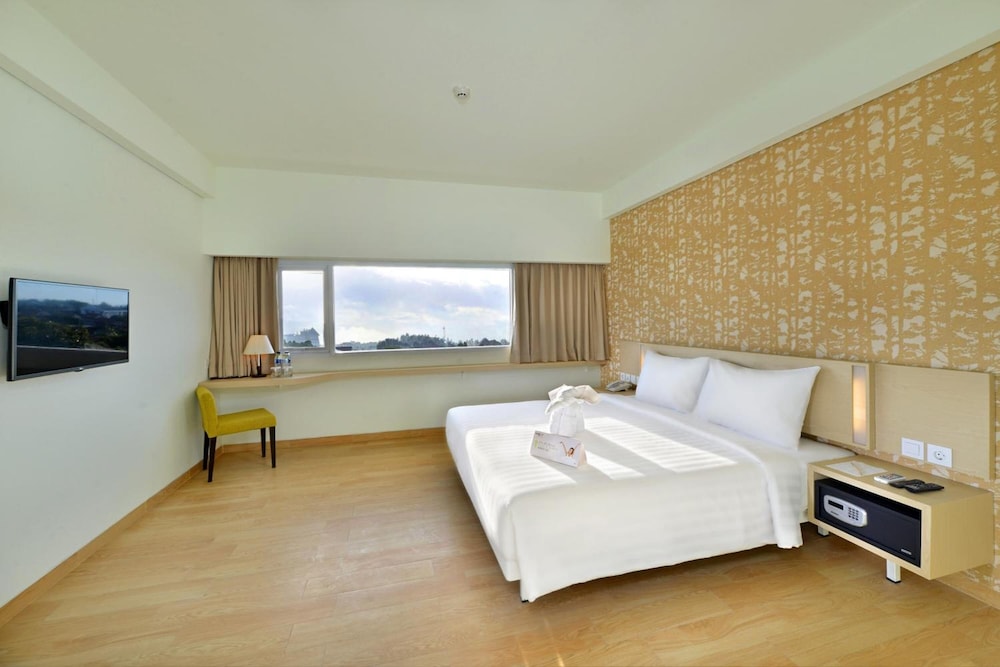 Whiz Hotel Sudirman Cilacap 14/60
