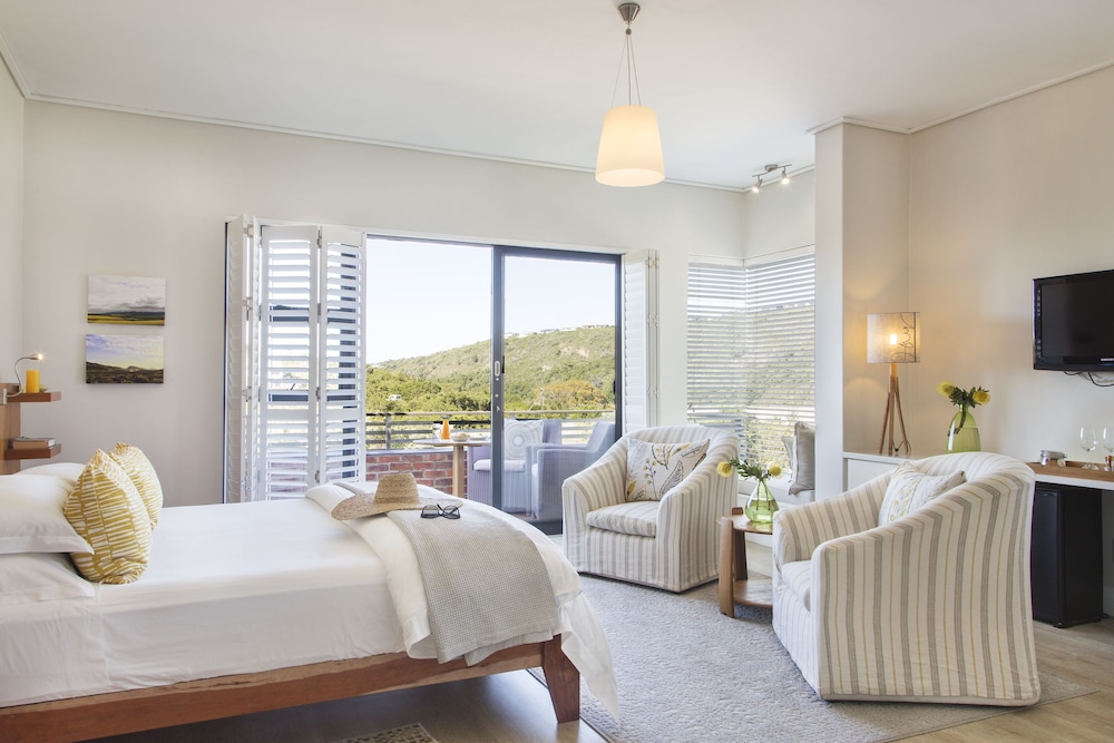 Superior, King Bed, Valley View, Balcony