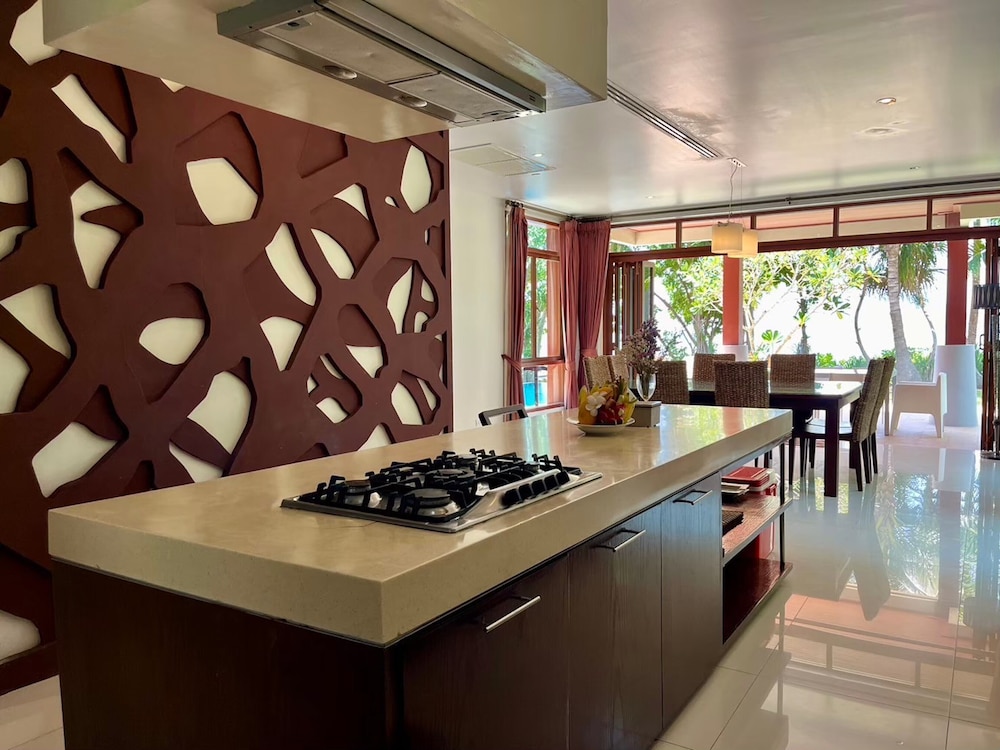 Amatapura Beach Villa 1 18/59