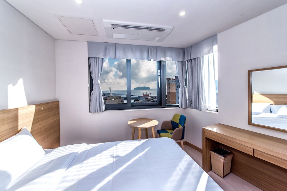 STANDARD, DOUBLE BED, SEA VIEW