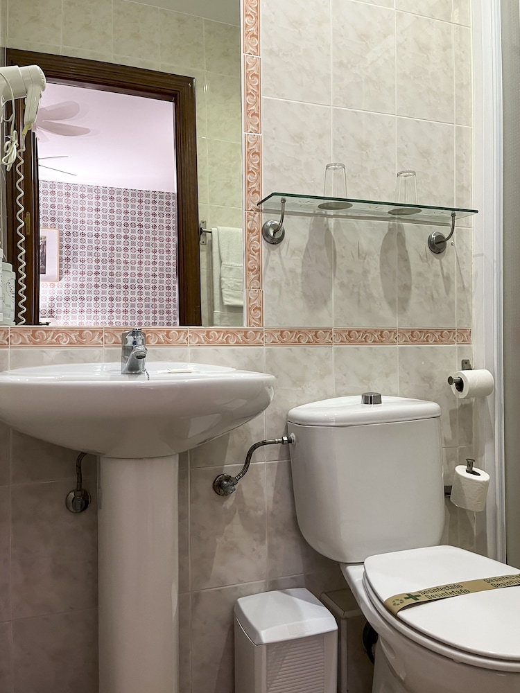 Hostal Beatriz 46/50
