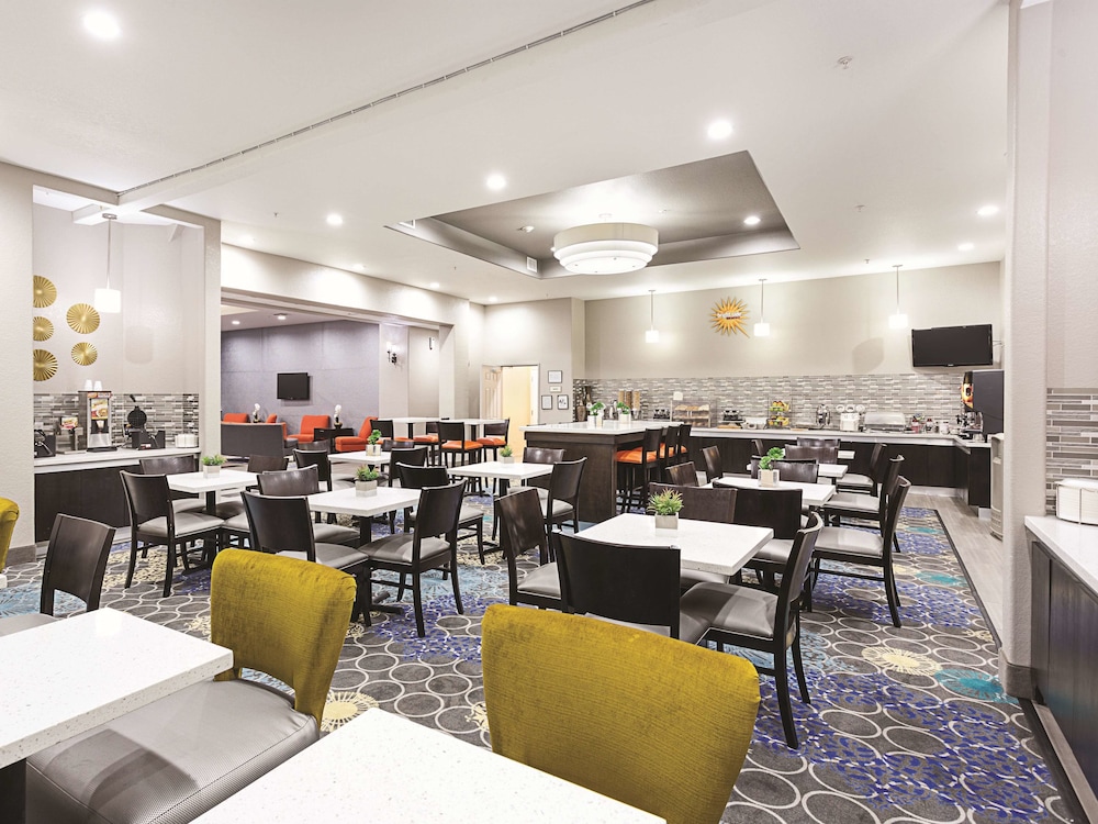 La Quinta Inn & Suites by Wyndham San Antonio Northwest 43/62