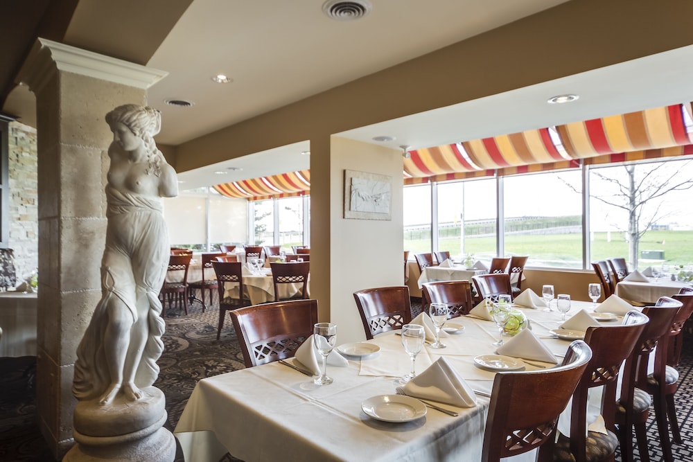 Monte Carlo Inn Vaughan Suites 48/65