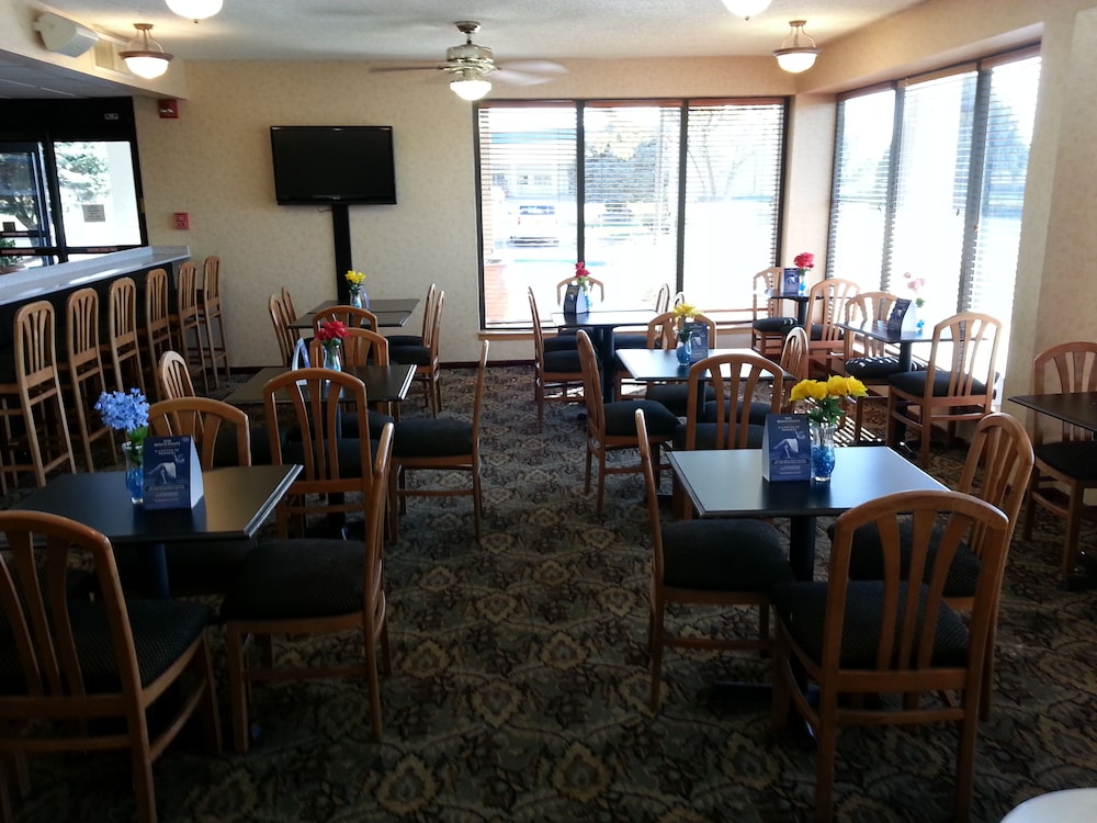Days Inn & Suites By Wyndham Albuquerque North 23/30