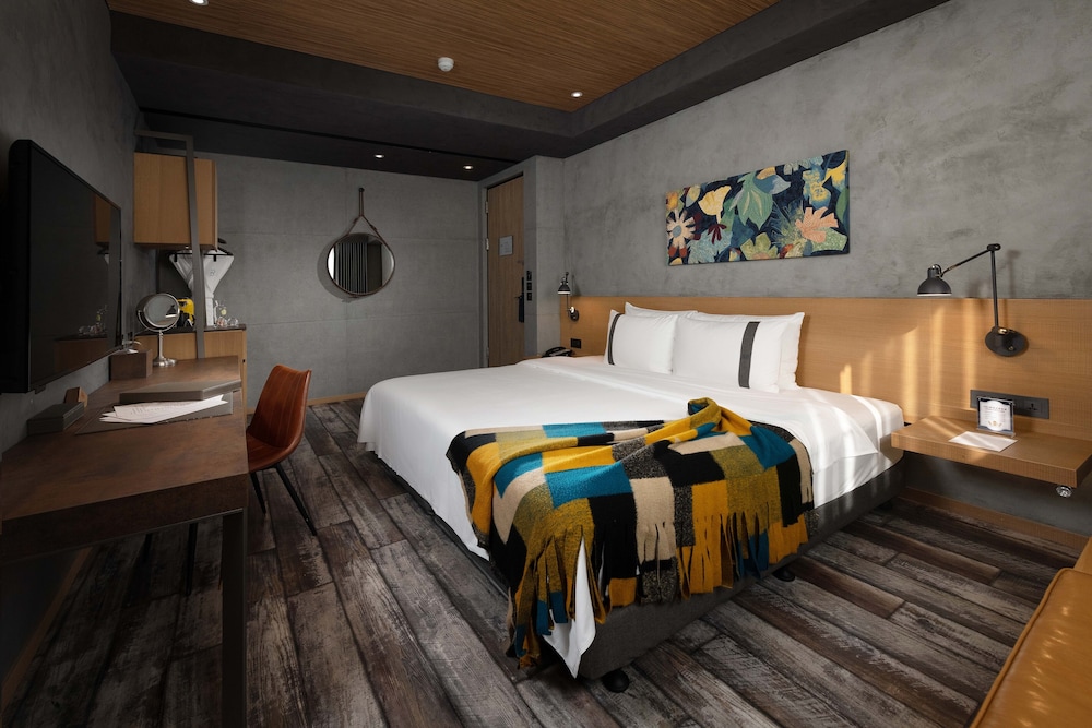 SUPERIOR, DOUBLE BED