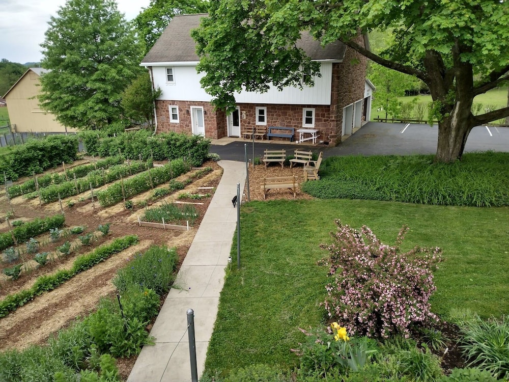 Frush Farm Bed & Breakfast 39/48