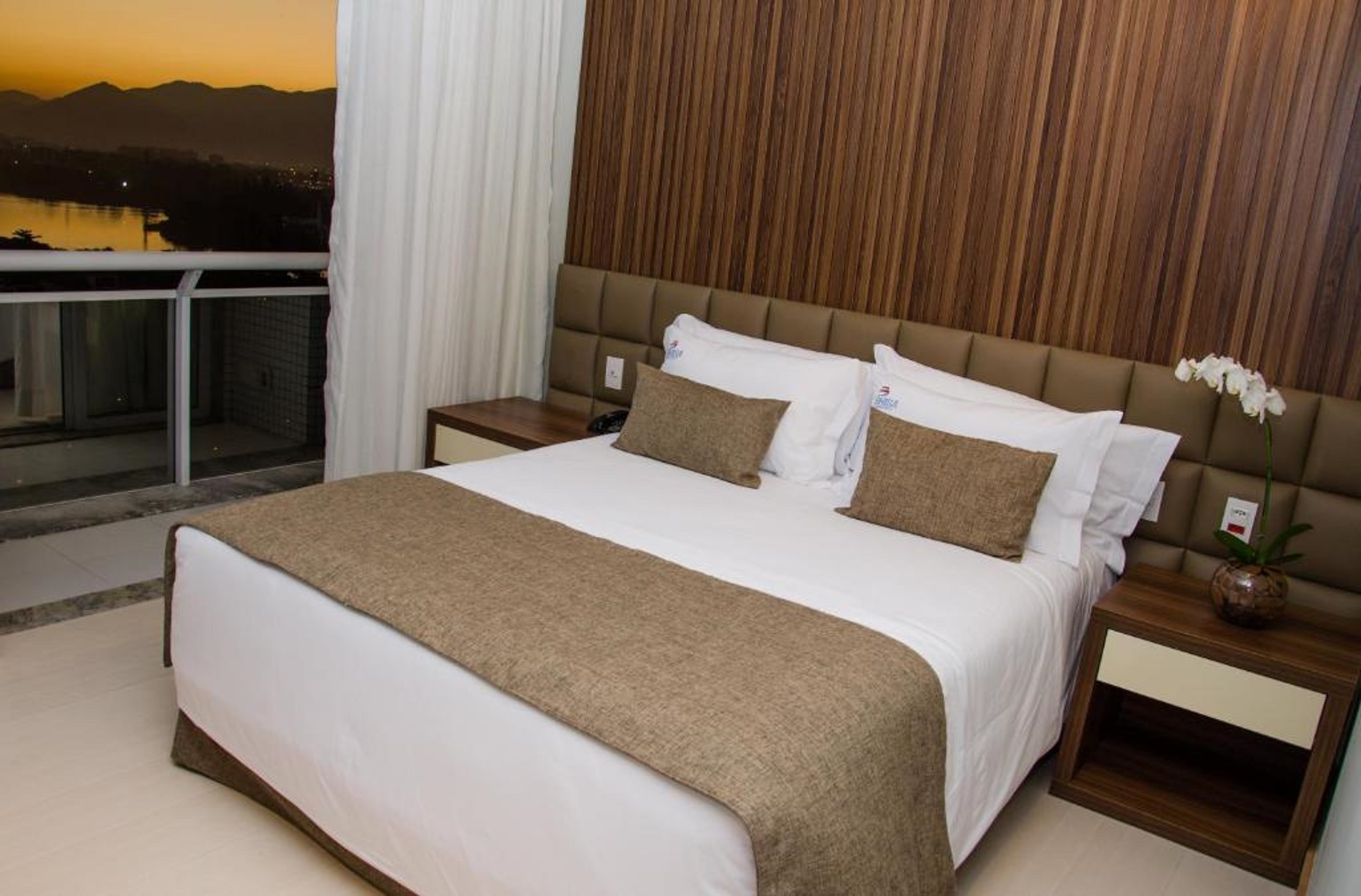 Master, Suite, Double Bed, Living Area, Hot Tub, Balcony