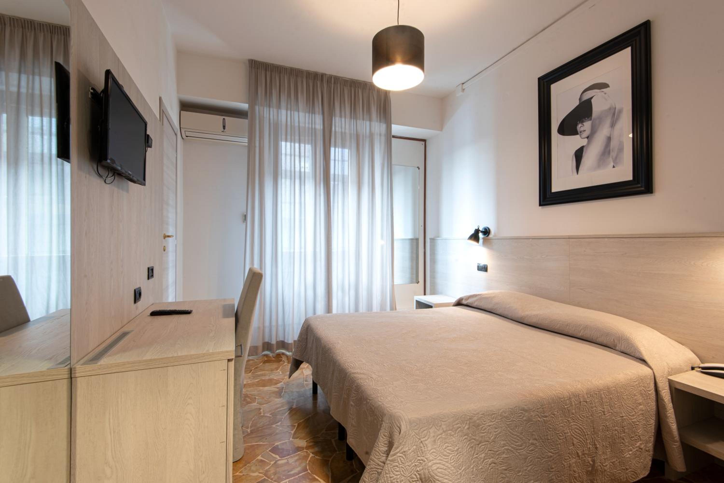 SUPERIOR, DOUBLE BED