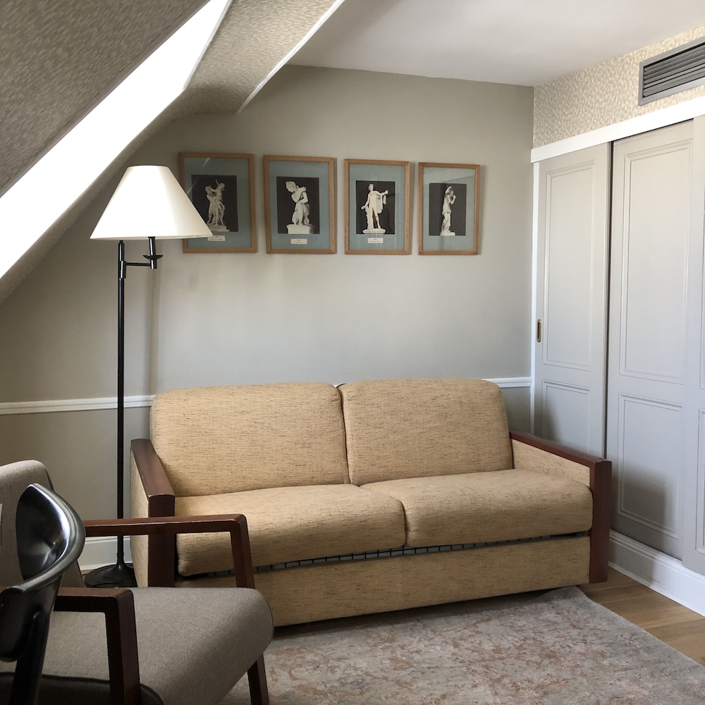 Hotel Therese 50/69