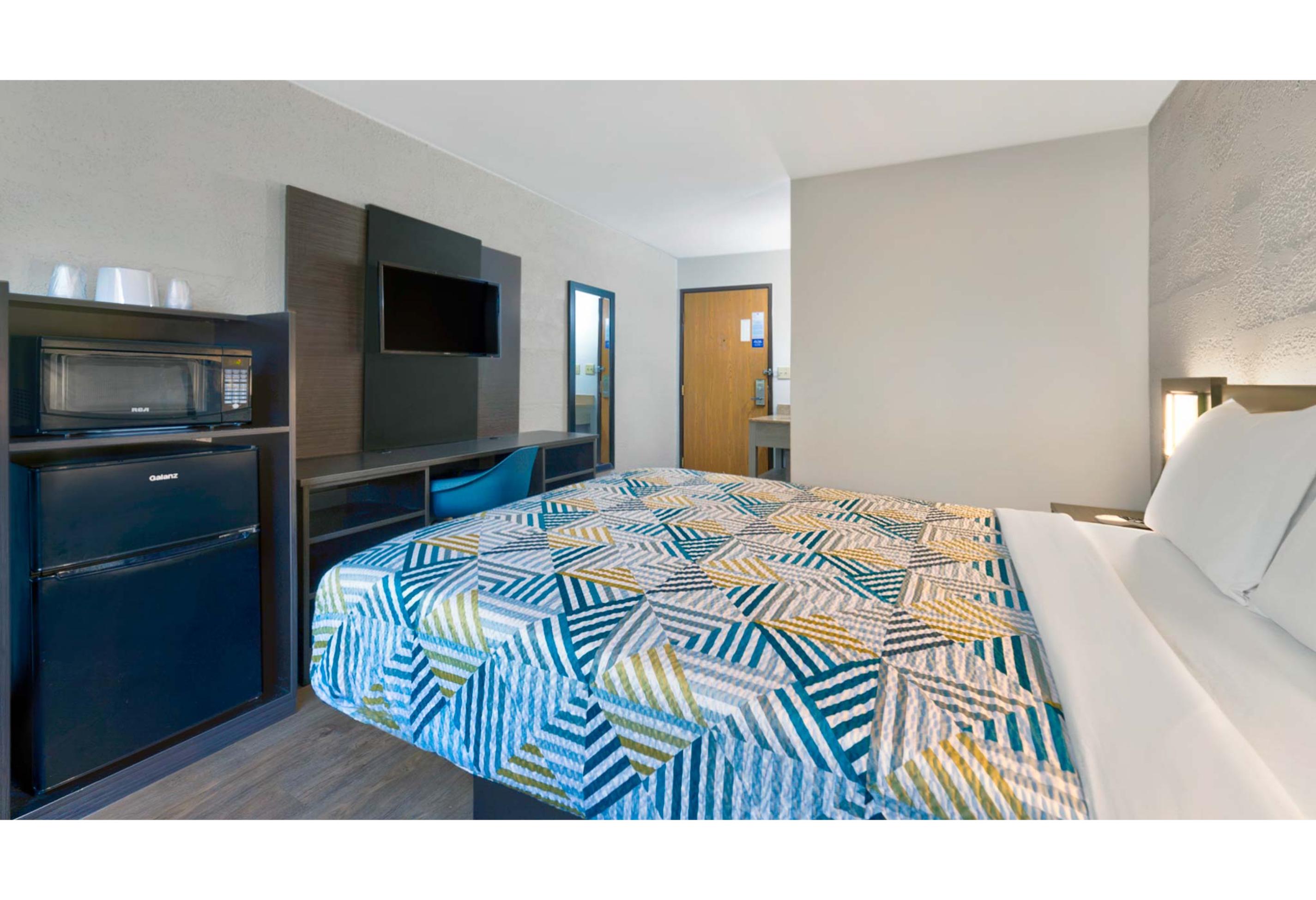 1 Full Bed - Non-Smoking