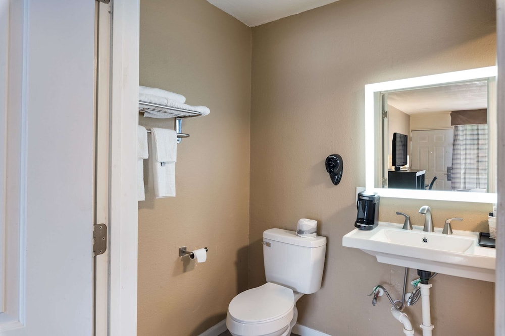 Quality Inn Gastonia East 8/32