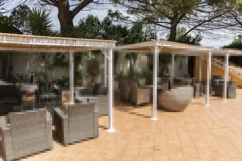 IS BENAS COUNTRY LODGE 33/63