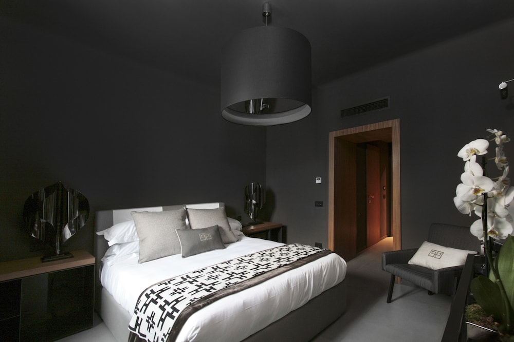 Parioli Place 6/45