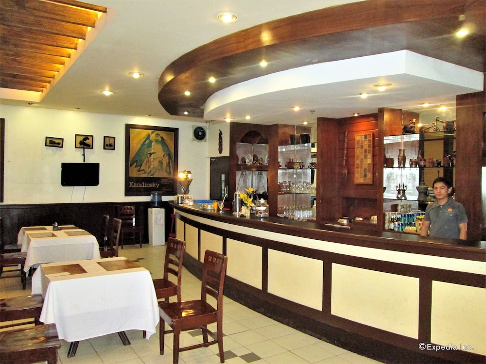 Country Village Hotel 28/37