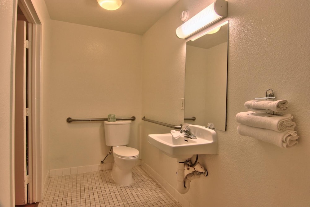 Motel6 Sacramento, CA - North 57/59