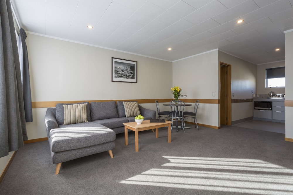 ASURE Dunedin Academy Court Motels 41/66
