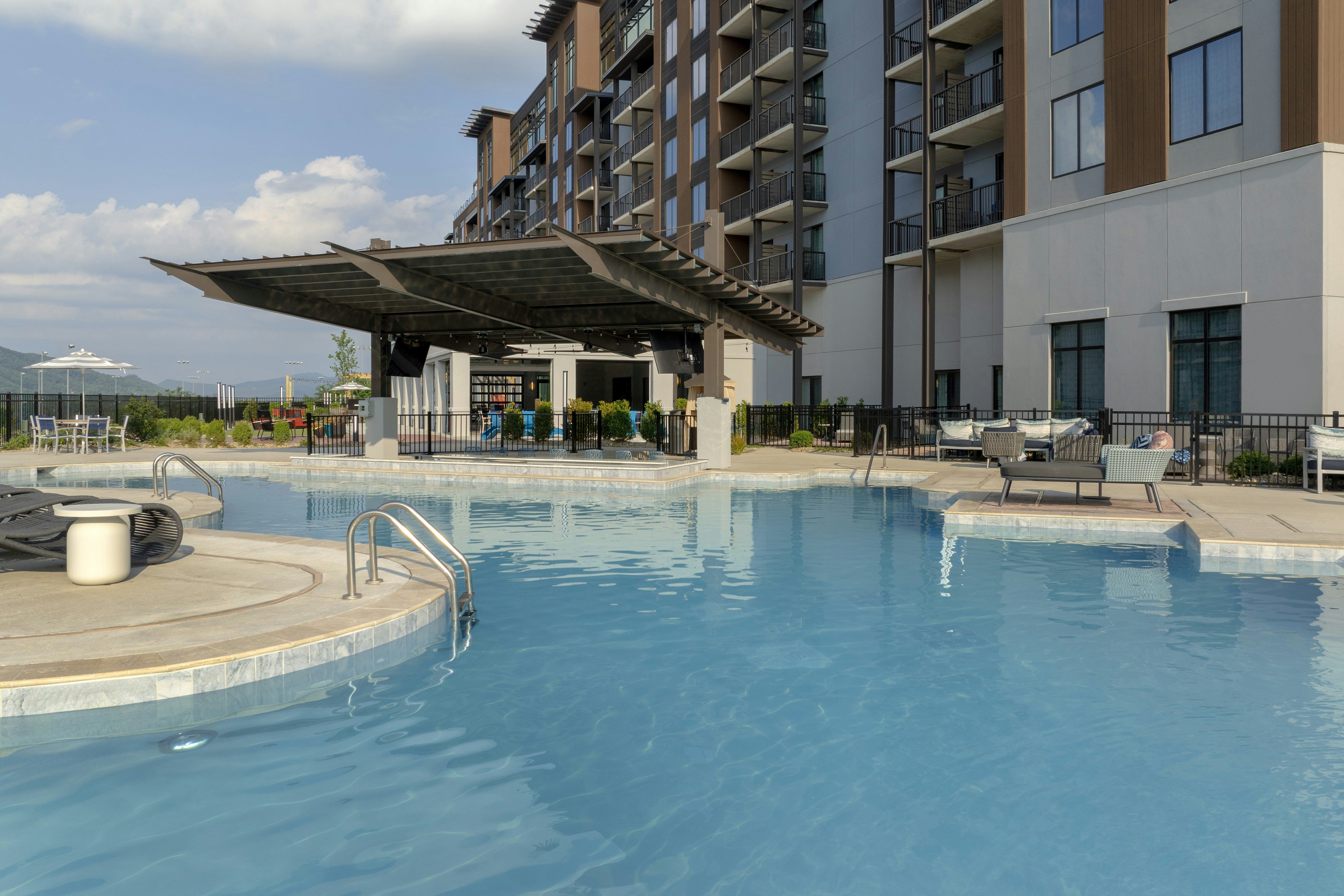 Embassy Suites by Hilton Pigeon Forge Resort 38/40