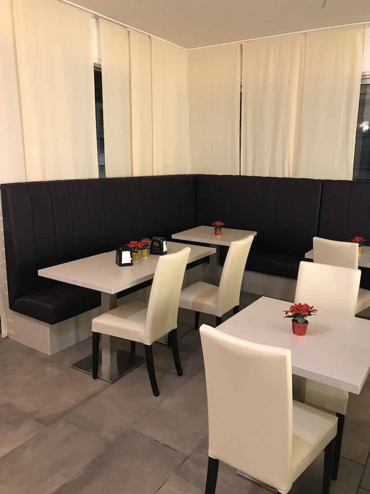 Hotel Stradivari 38/50