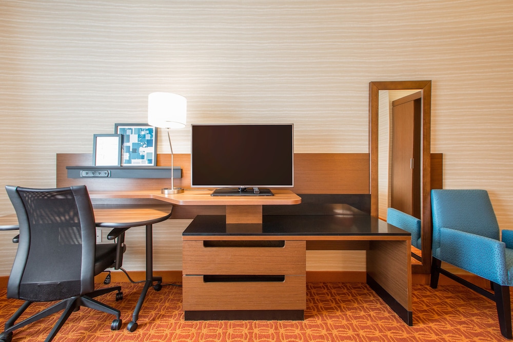 Fairfield Inn And Suites Waterloo Cedar Falls 33/34
