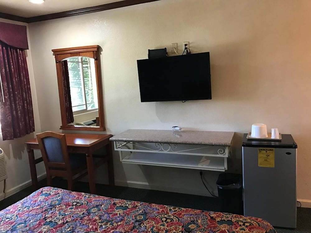 Starlight Inn Canoga Park 32/45