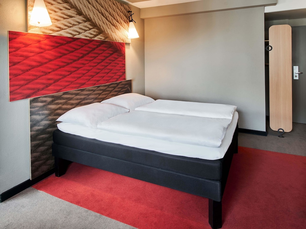 ECONOMY, TWIN BEDS